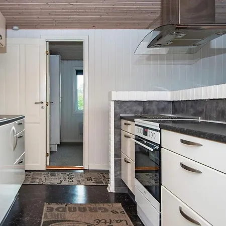 Three-bedroom Holiday In 2 * Hemmet
