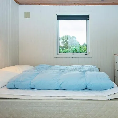 Three-bedroom Holiday In 2 Semesterbostad Hemmet