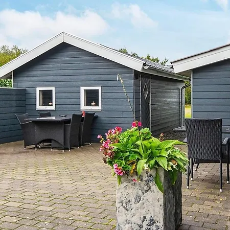 Three-bedroom Holiday In 2