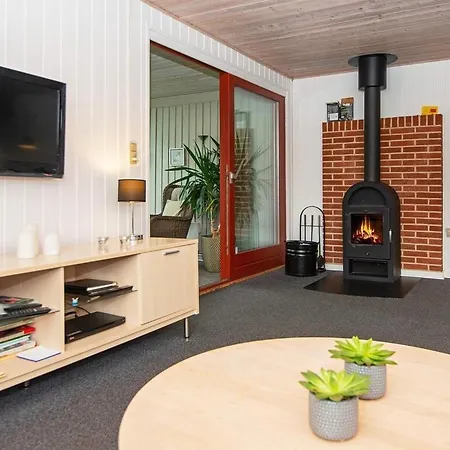 Semesterbostad Three-bedroom Holiday In 2 Hemmet